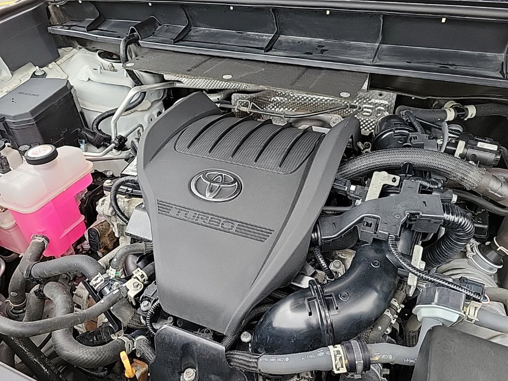 Thumbnail: 2023 Toyota Highlander - 8