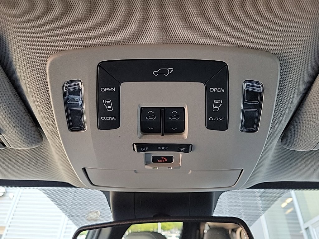 Thumbnail: 2025 Toyota Sienna - 35