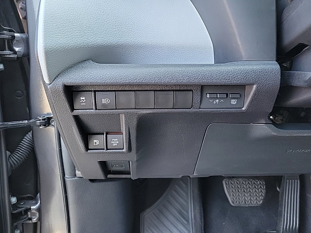 Thumbnail: 2025 Toyota Sienna - 33