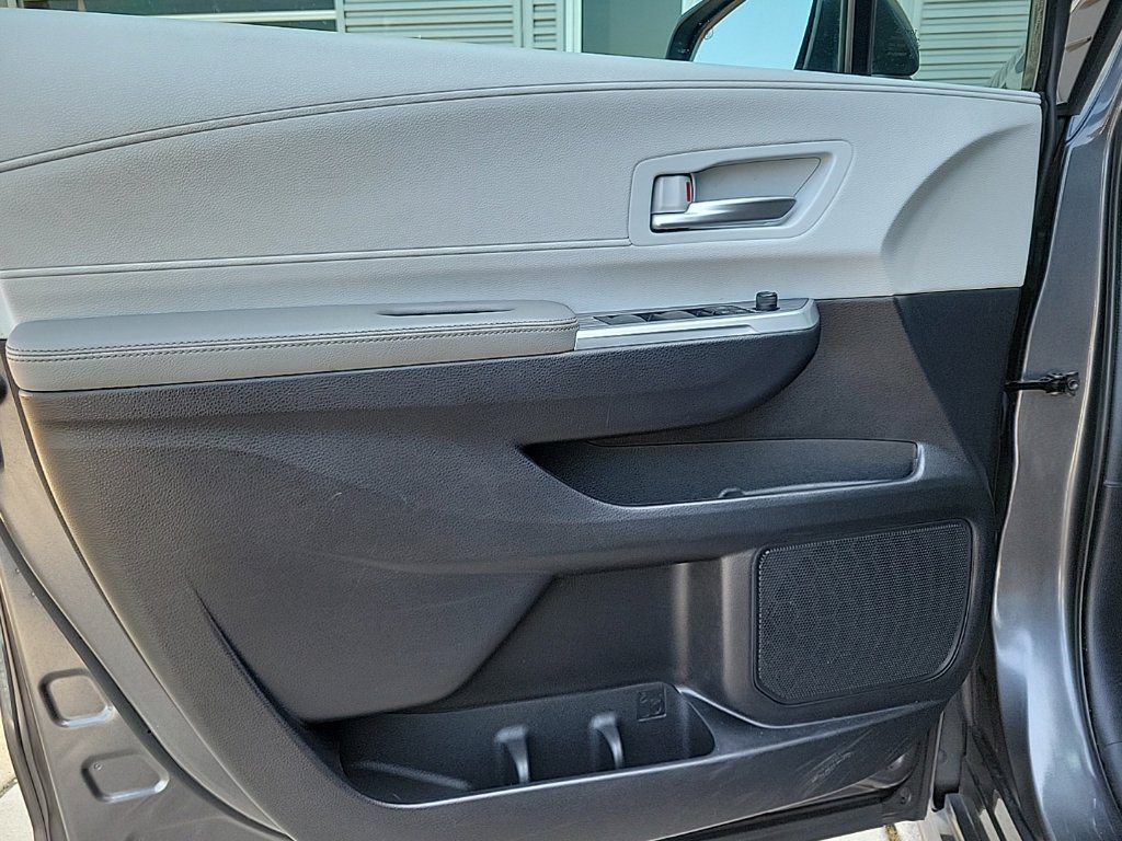 Thumbnail: 2025 Toyota Sienna - 31