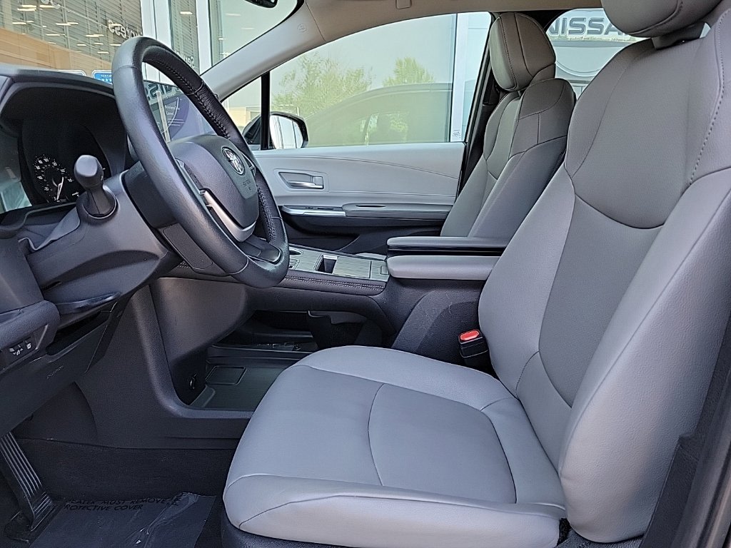 Thumbnail: 2025 Toyota Sienna - 9