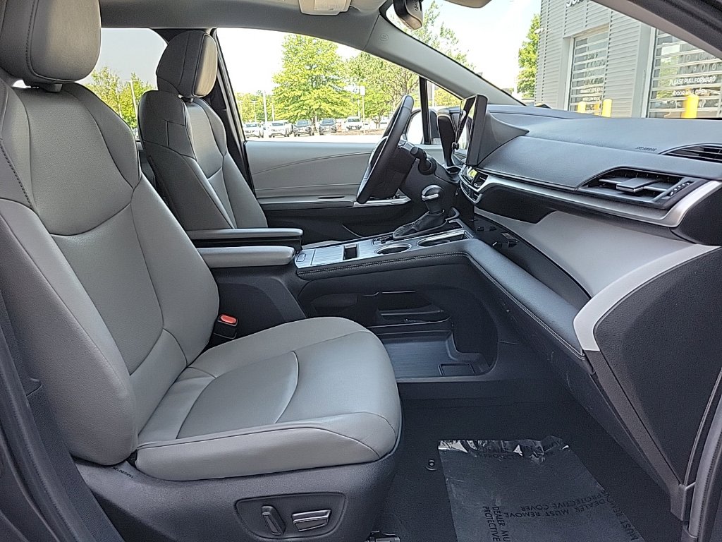 Thumbnail: 2025 Toyota Sienna - 21