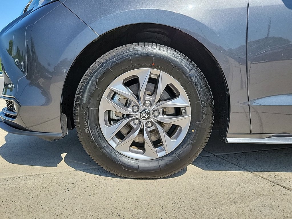 Thumbnail: 2025 Toyota Sienna - 7