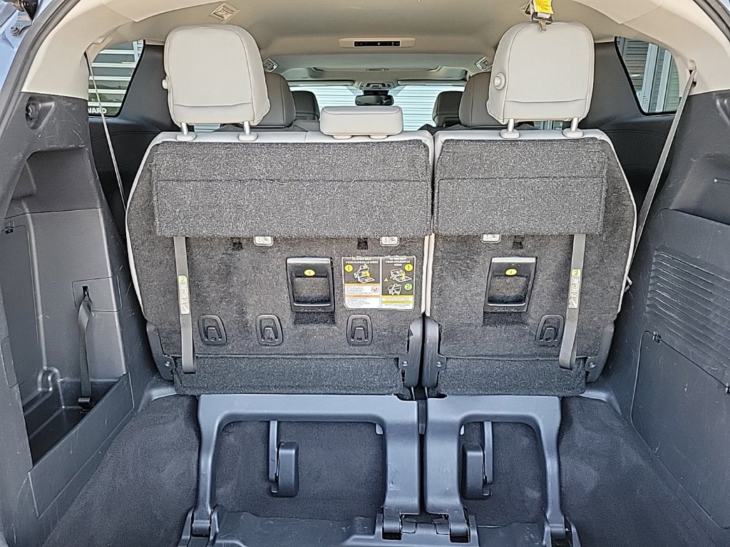 Thumbnail: 2025 Toyota Sienna - 22
