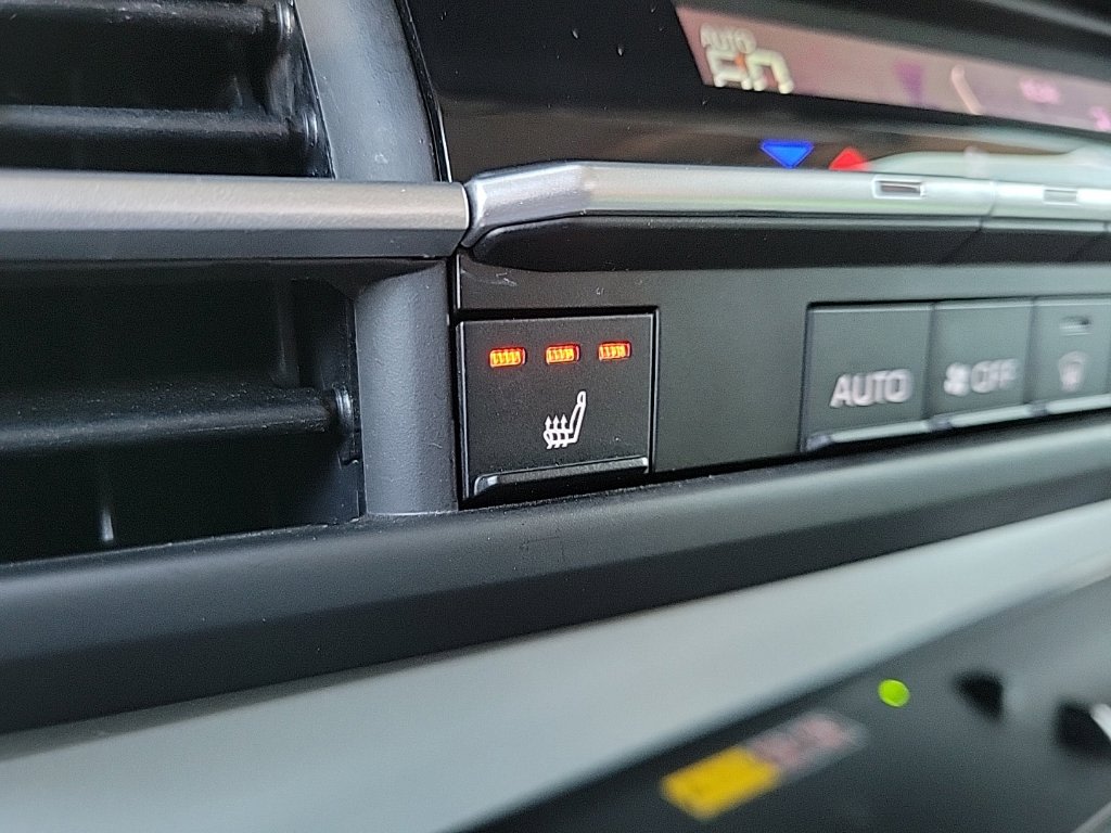 Thumbnail: 2025 Toyota Sienna - 30