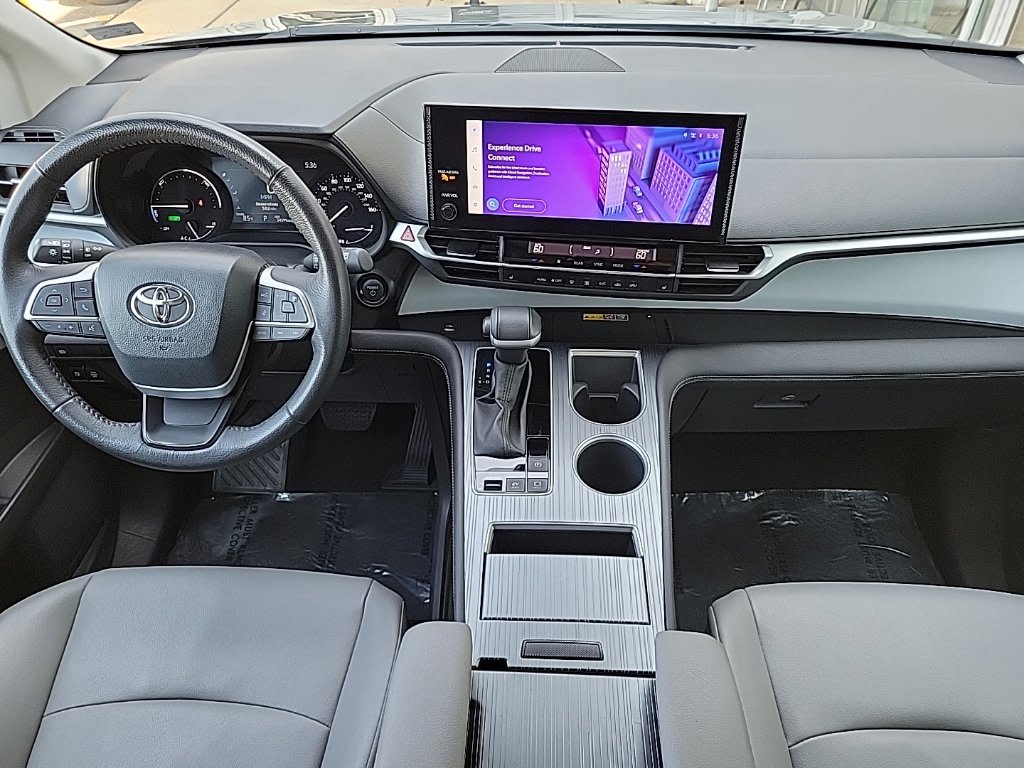 Thumbnail: 2025 Toyota Sienna - 2