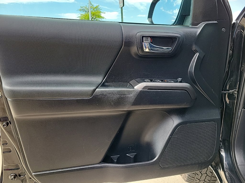 Thumbnail: 2021 Toyota Tacoma - 23