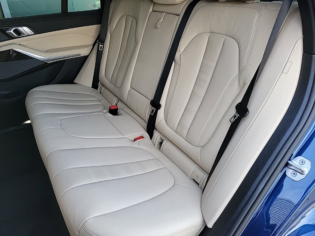 Thumbnail: 2021 BMW X5 - 12