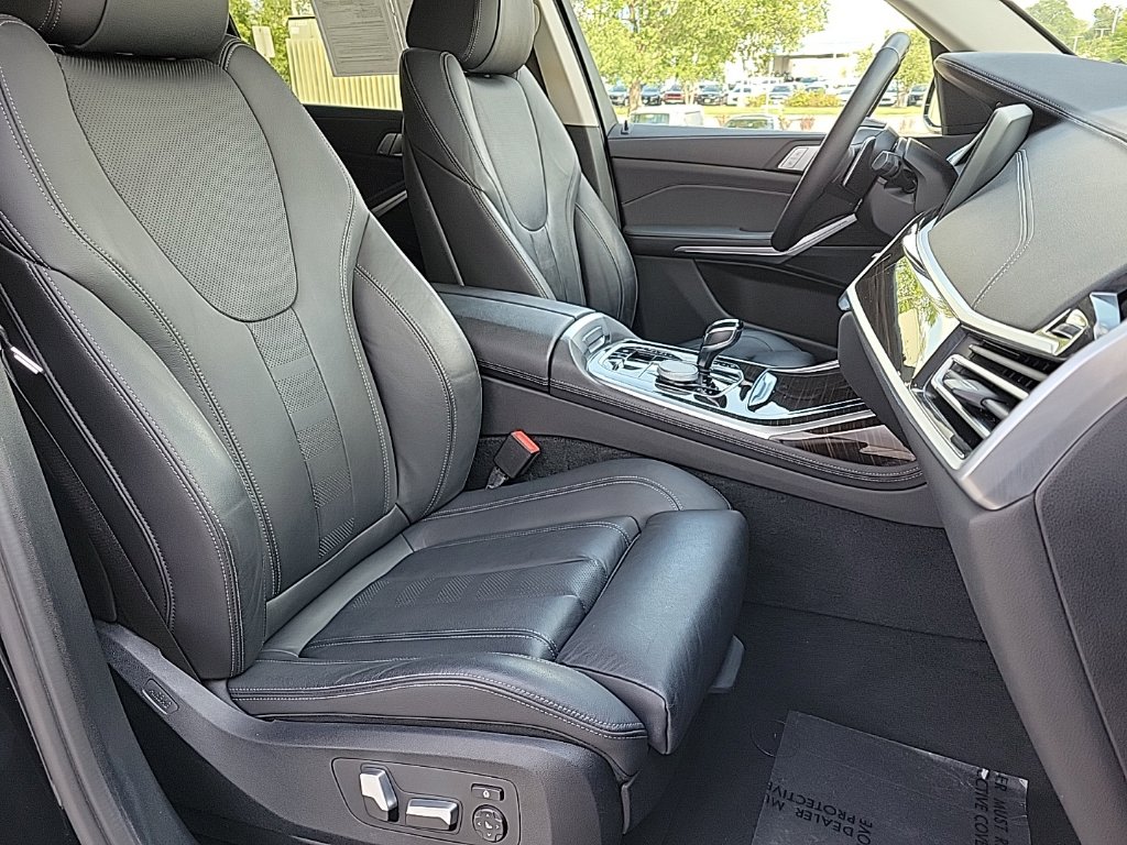 Thumbnail: 2021 BMW X7 - 24