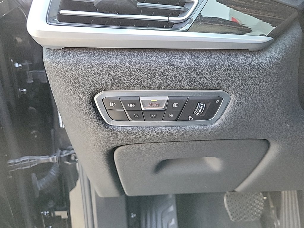 Thumbnail: 2021 BMW X7 - 36
