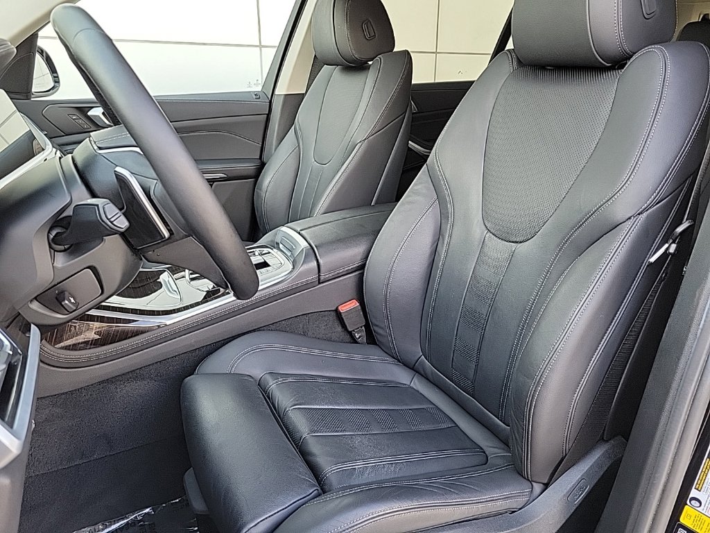 Thumbnail: 2021 BMW X7 - 10