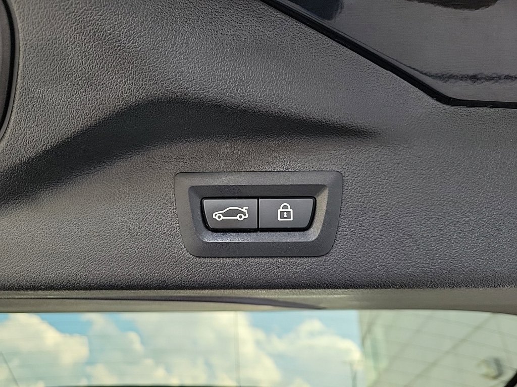Thumbnail: 2021 BMW X7 - 27