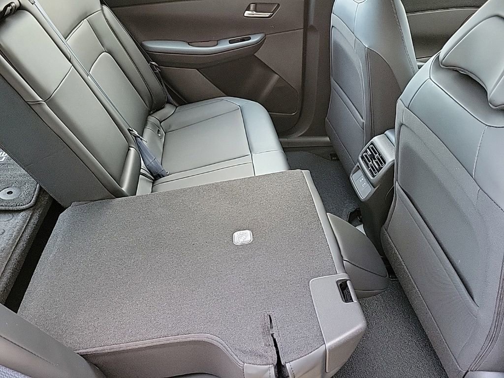 Thumbnail: 2026 Nissan Leaf - 25