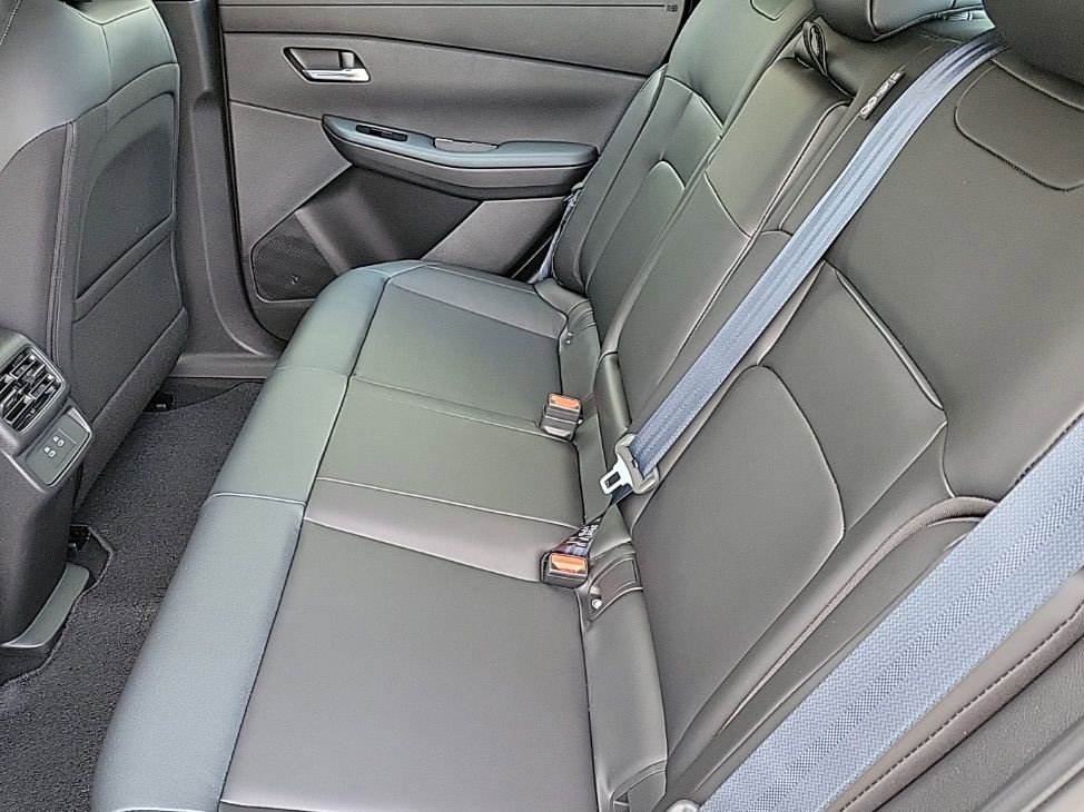 Thumbnail: 2026 Nissan Leaf - 12