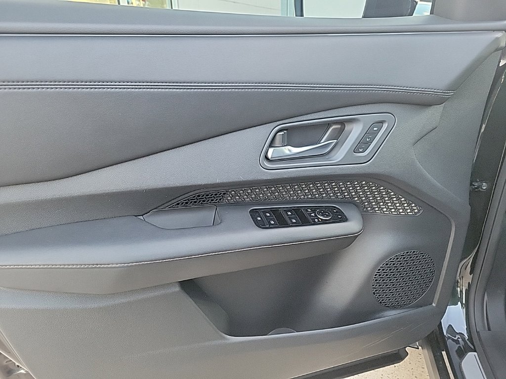 Thumbnail: 2023 Nissan Ariya - 35