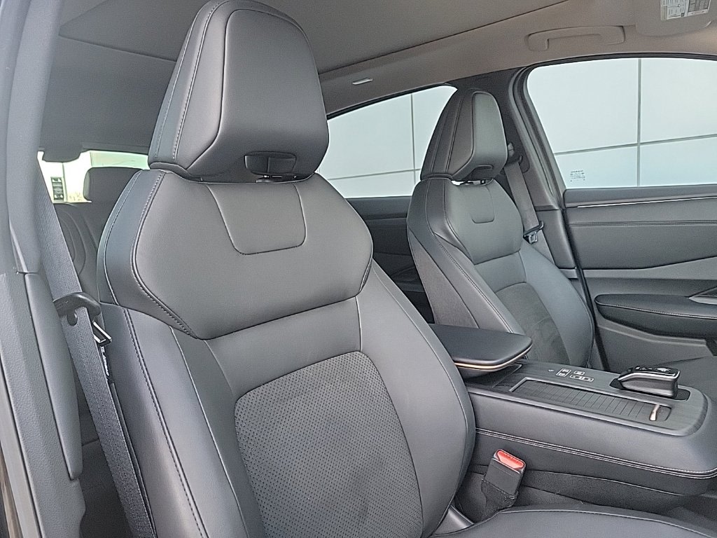 Thumbnail: 2023 Nissan Ariya - 10