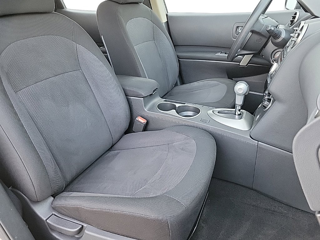 Thumbnail: 2013 Nissan Rogue - 11
