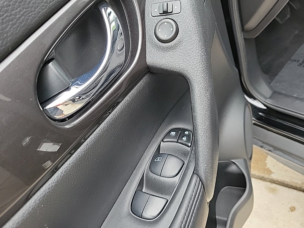 Thumbnail: 2019 Nissan Rogue - 27
