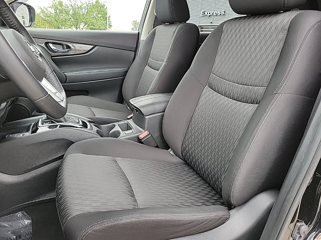 Thumbnail: 2019 Nissan Rogue - 10
