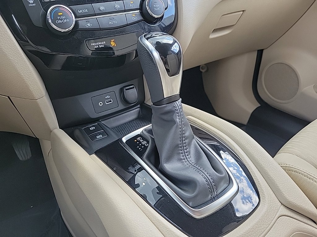 Thumbnail: 2020 Nissan Rogue - 25