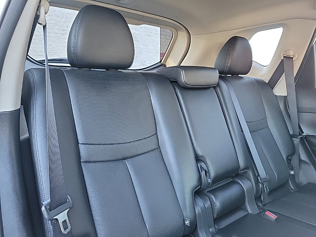 Thumbnail: 2017 Nissan Rogue - 12