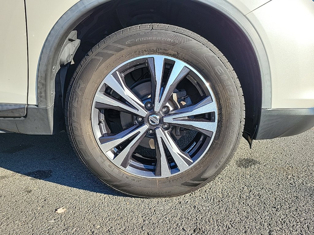 Thumbnail: 2017 Nissan Rogue - 8