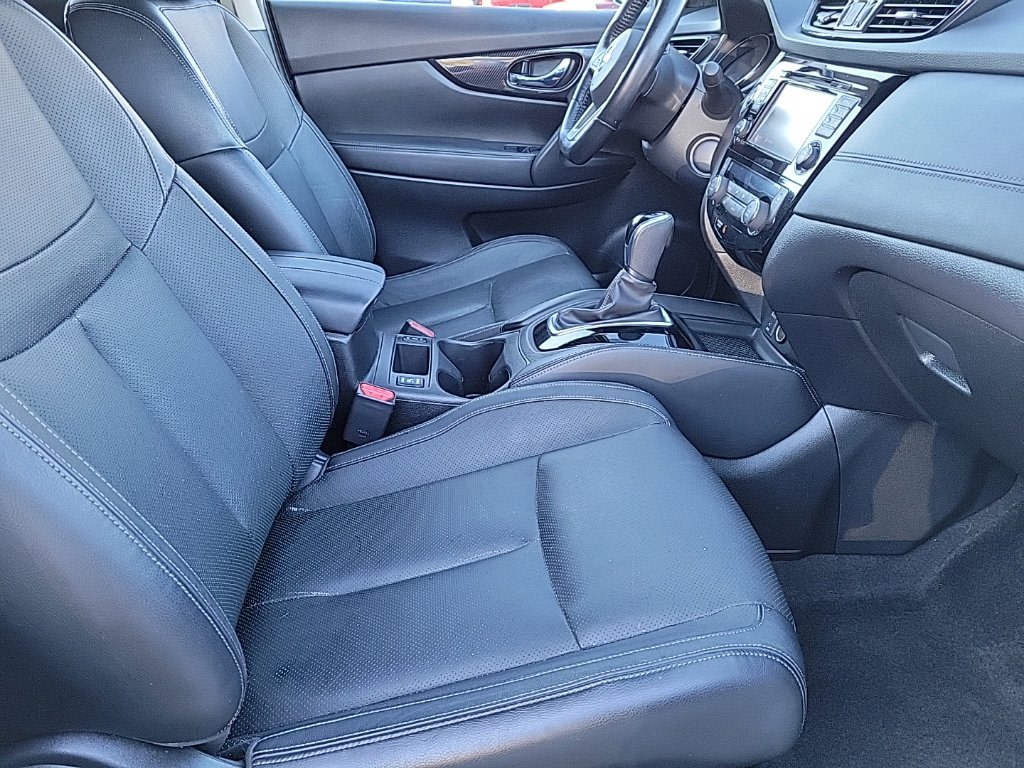 Thumbnail: 2017 Nissan Rogue - 11