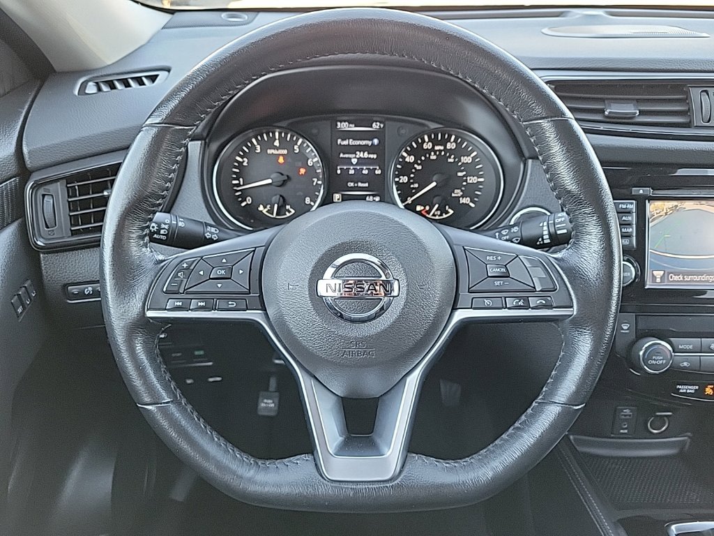 Thumbnail: 2017 Nissan Rogue - 13