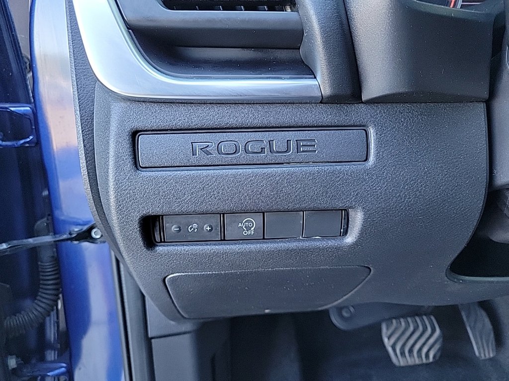Thumbnail: 2023 Nissan Rogue - 25