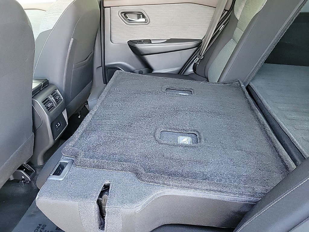 Thumbnail: 2023 Nissan Rogue - 20