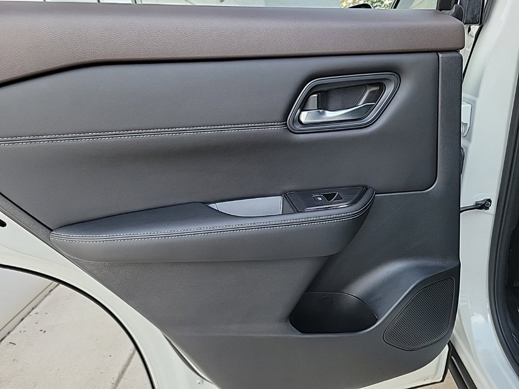 Thumbnail: 2022 Nissan Rogue - 23