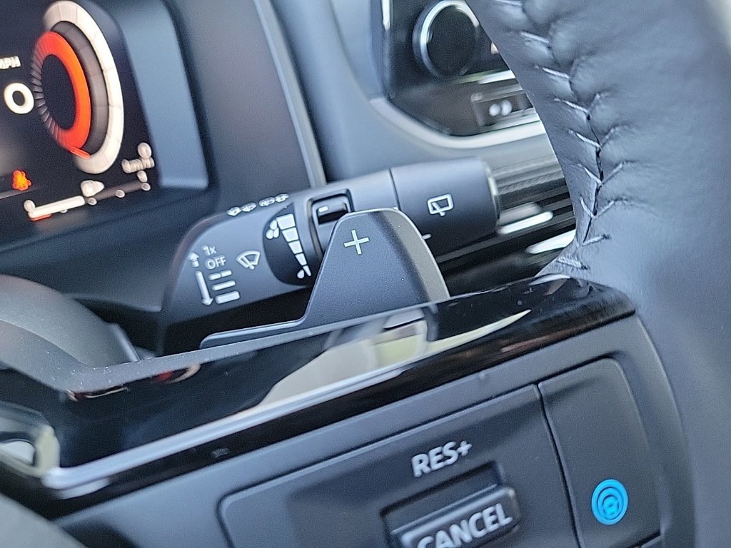 Thumbnail: 2023 Nissan Rogue - 25