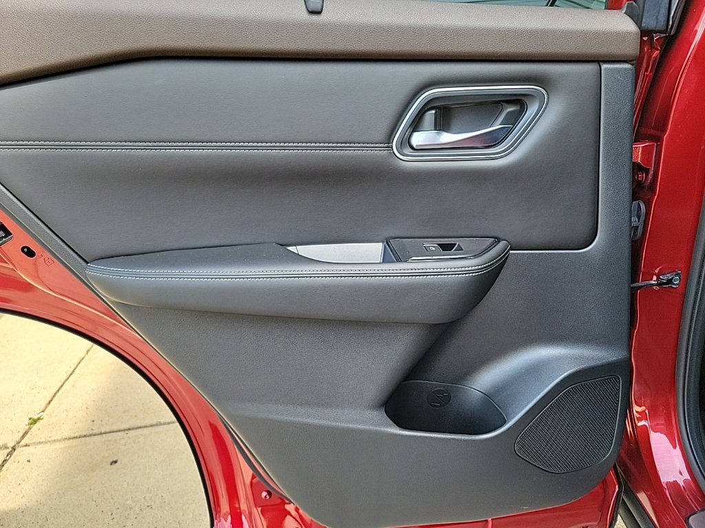 Thumbnail: 2022 Nissan Rogue - 26