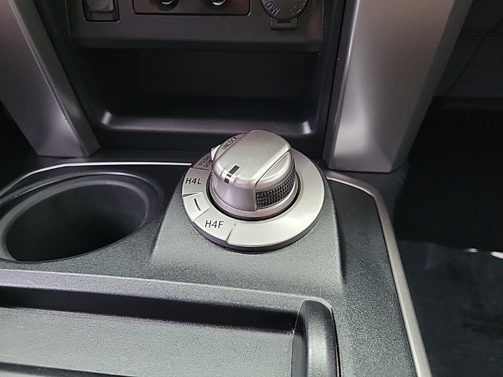 Thumbnail: 2014 Toyota 4Runner - 27