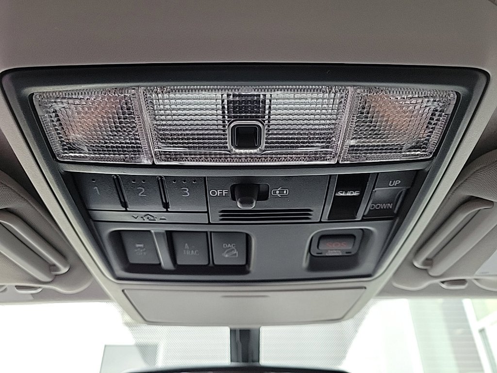 Thumbnail: 2014 Toyota 4Runner - 29