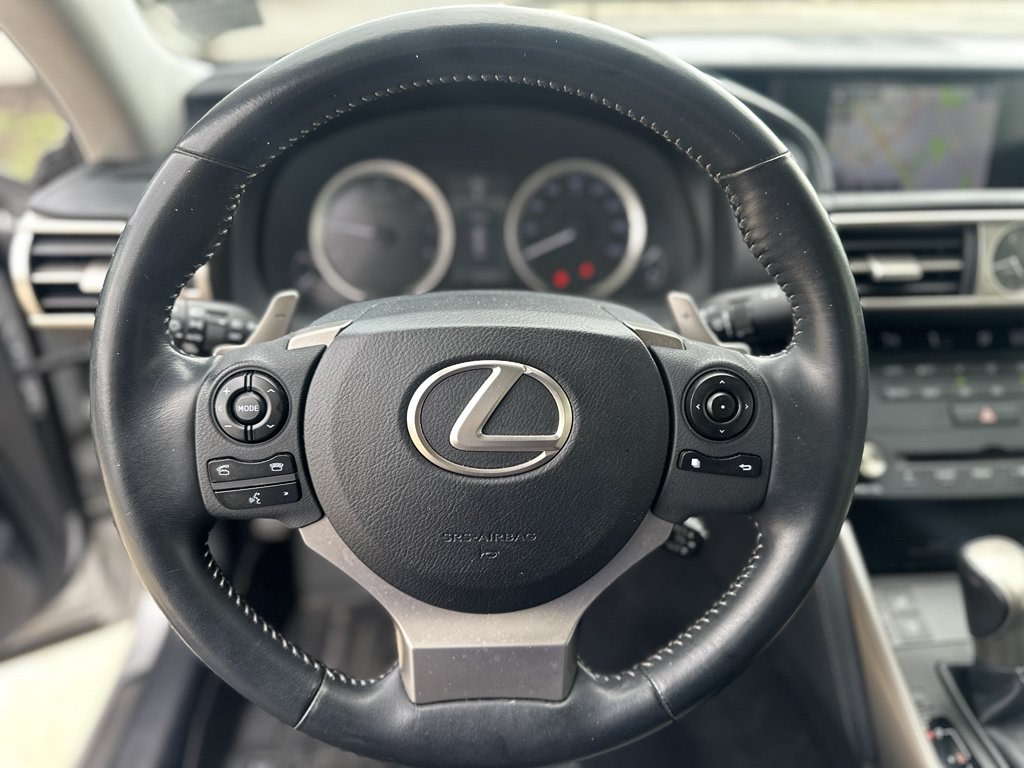 Thumbnail: 2015 Lexus IS - 13