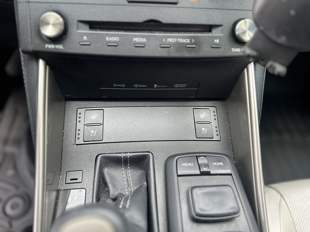 Thumbnail: 2015 Lexus IS - 15