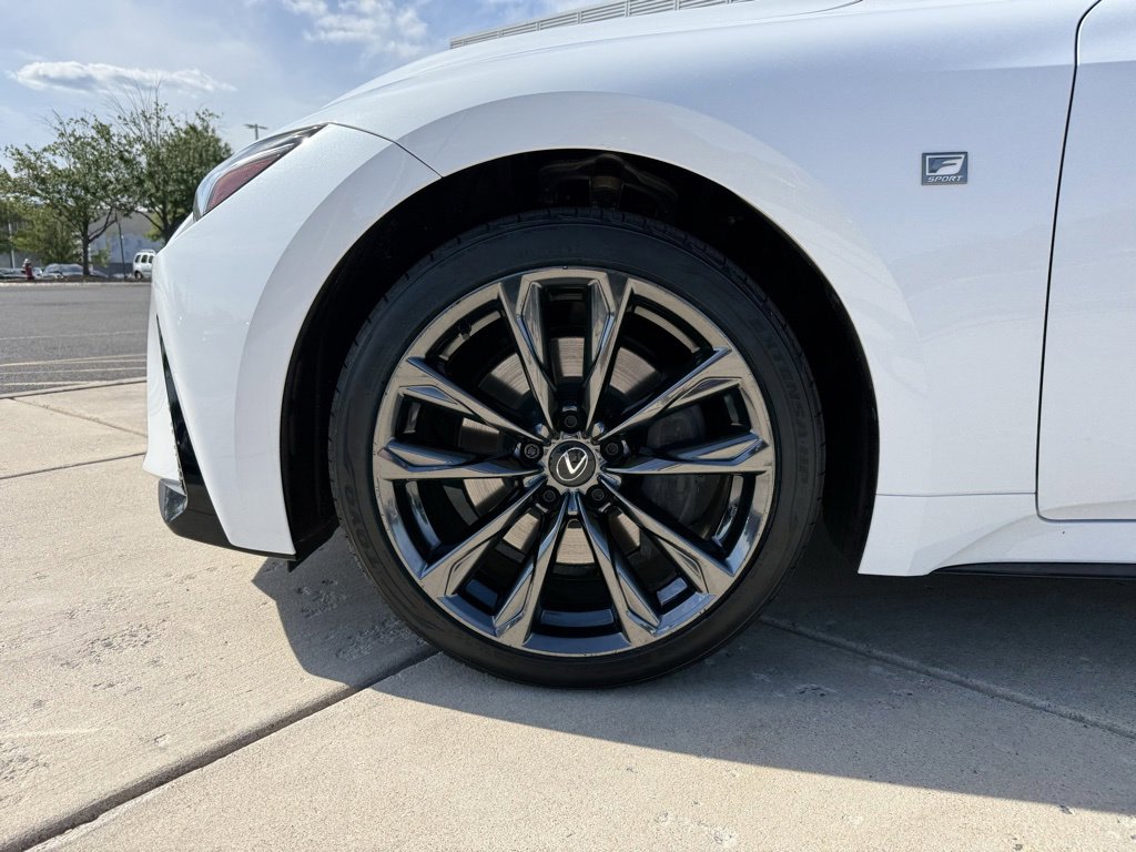 Thumbnail: 2024 Lexus ES - 7