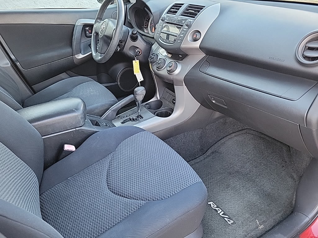 2007 Toyota RAV4 Sport 9