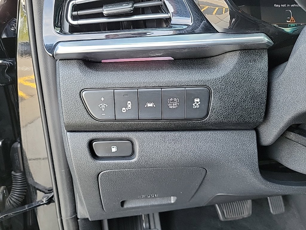 Thumbnail: 2020 Kia Niro - 29