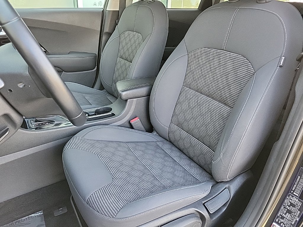 Thumbnail: 2020 Kia Niro - 10