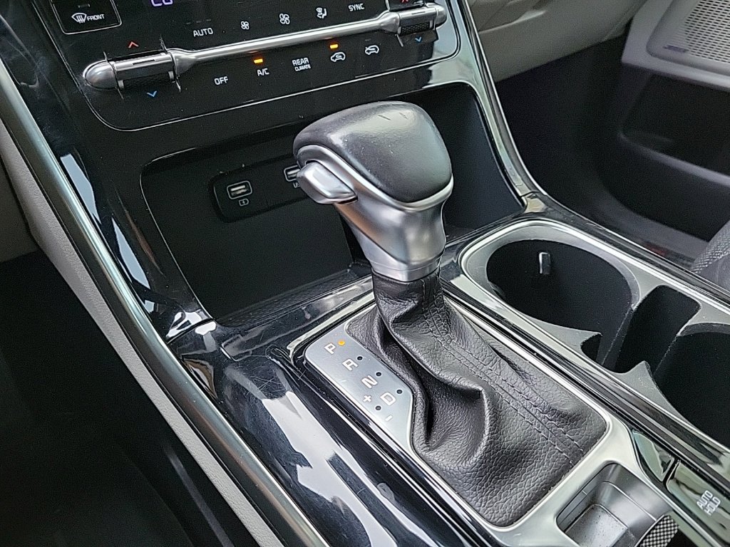 Thumbnail: 2022 Kia Carnival - 14