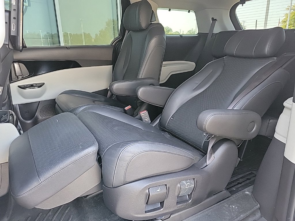 Thumbnail: 2022 Kia Carnival - 22