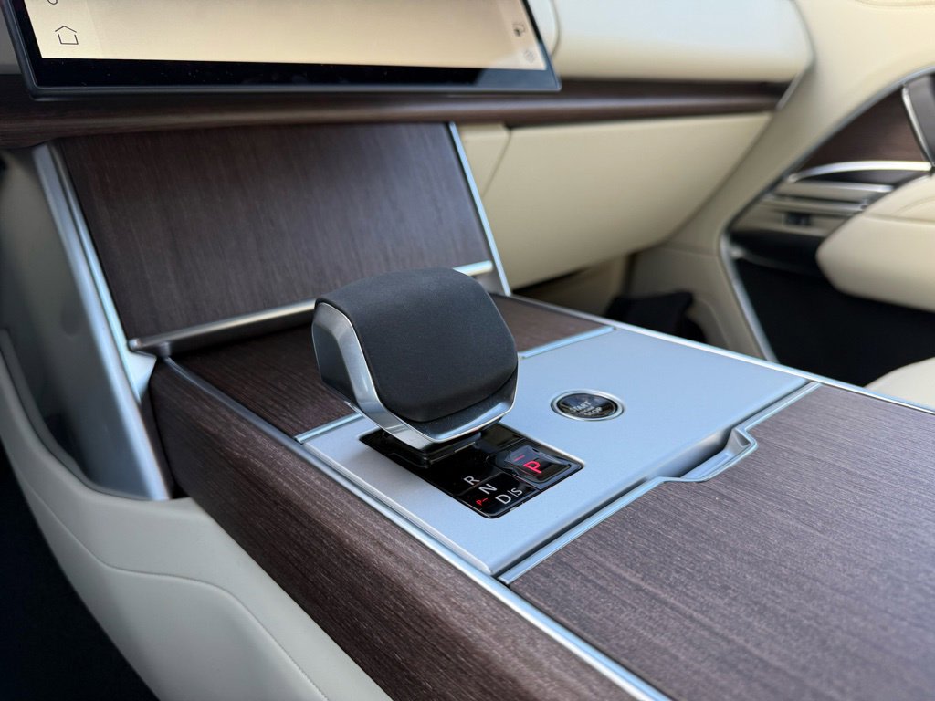 Thumbnail: 2025 Land Rover Range Rover - 11