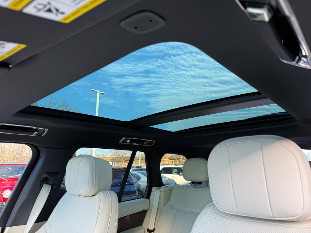 Thumbnail: 2025 Land Rover Range Rover - 24