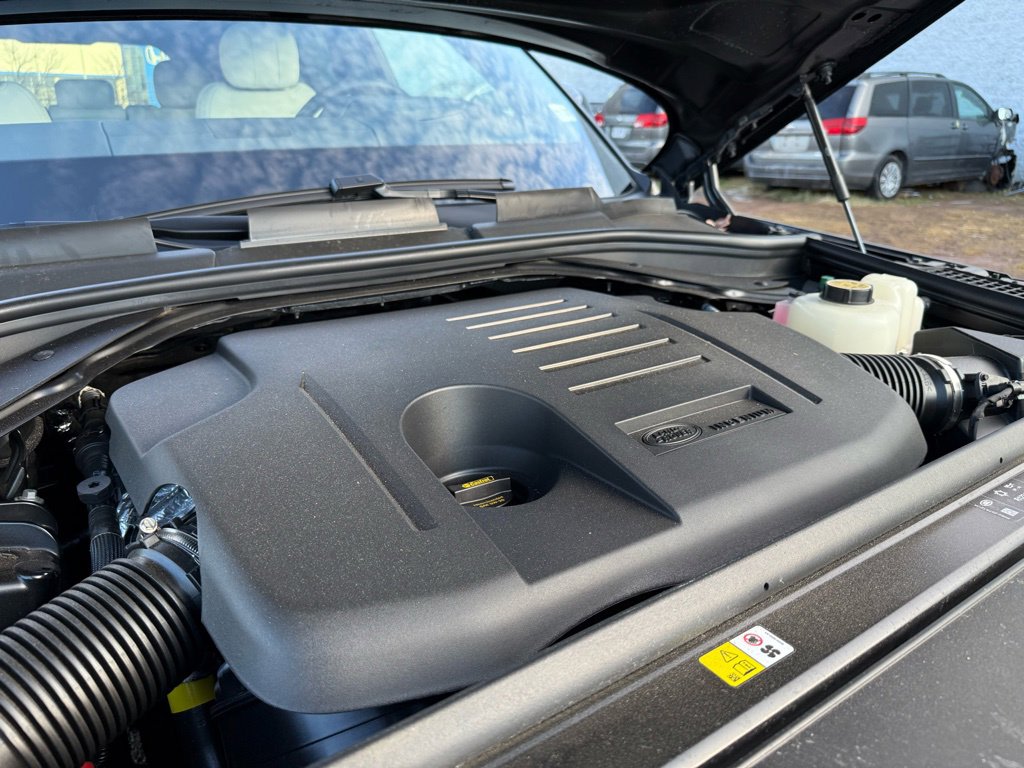 Thumbnail: 2025 Land Rover Range Rover - 25