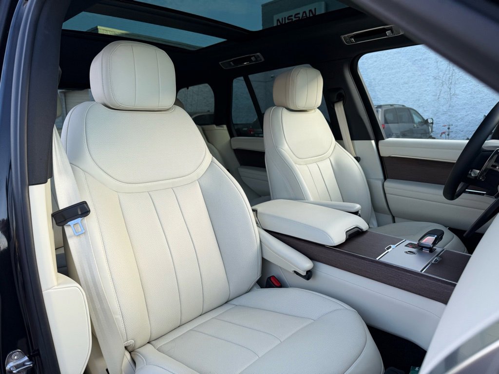 Thumbnail: 2025 Land Rover Range Rover - 27