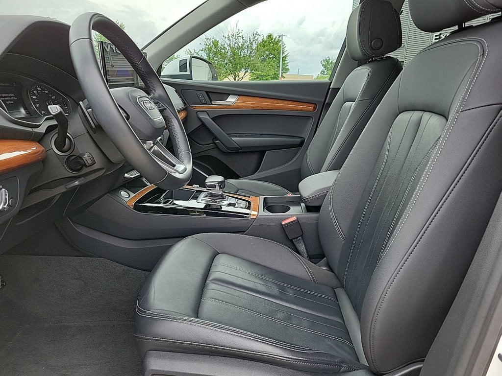 Thumbnail: 2023 Audi Q5 - 10