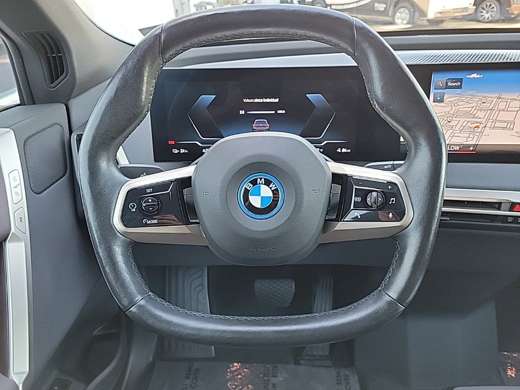Thumbnail: 2023 BMW iX - 8