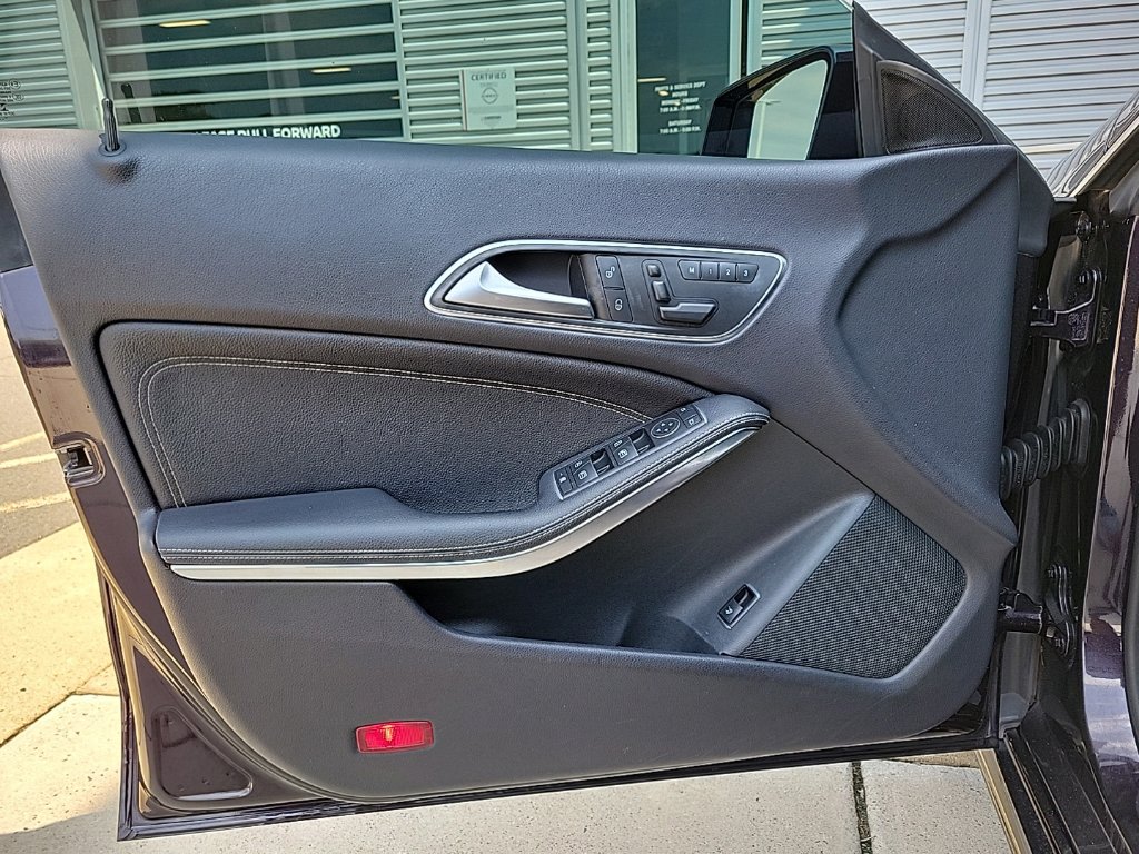 Thumbnail: 2014 Mercedes-Benz CLA - 26